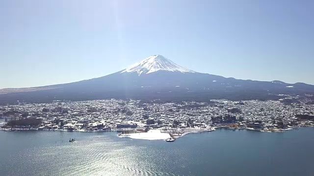 富士火山位于日本美丽的冬季视频素材