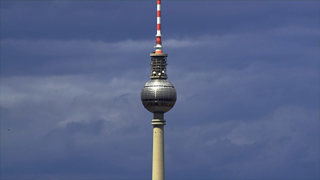柏林电视塔的阳光细节球视频下载