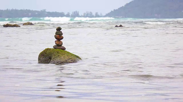 海中的禅石视频素材