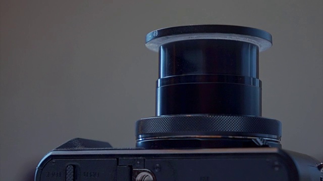 一个旧相机的低质量的连续镜头-库存视频视频素材