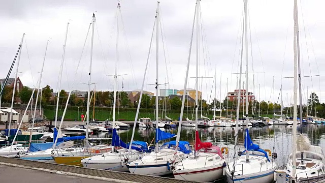 丹麦哥本哈根的港口和游艇视频下载