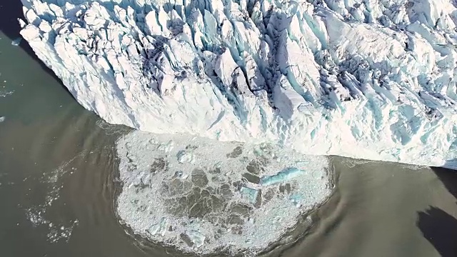 冰川裂溅，鸟瞰图视频素材