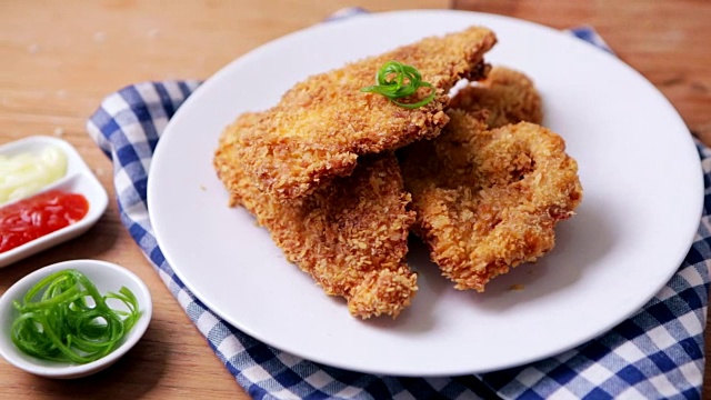日式料理，炸鸡片视频下载