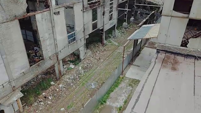 废弃工业建筑鸟瞰图。视频素材