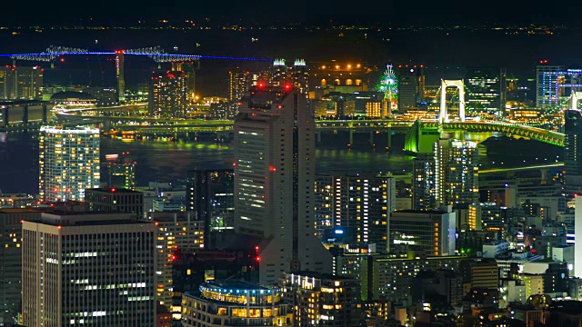 晚上的东京天际线和彩虹桥。东京,日本。4 k间隔拍摄。视频素材
