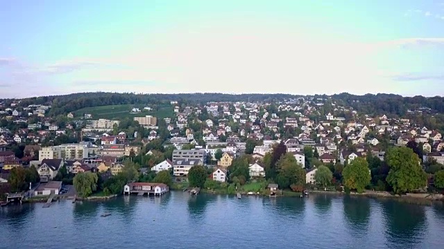 瑞士Zürich湖上空的无人机视频视频素材