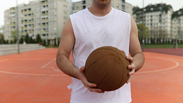 我们去打篮球吧视频下载