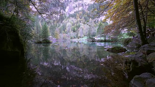 Blausee湖,瑞士。视频素材