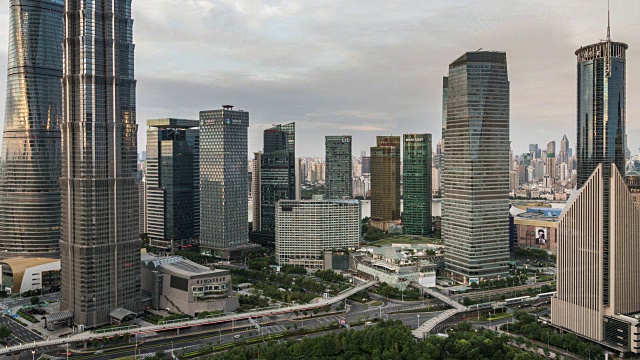 上海的现代城市景观和天际线视频下载