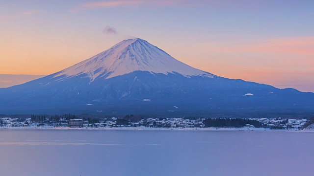 4k延时拍摄的冬季富士山日出景象，日本视频素材