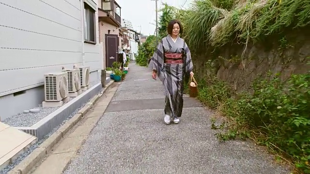 穿着和服的日本妇女视频素材