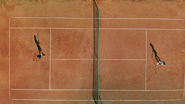 网球场单打比赛鸟瞰图视频下载
