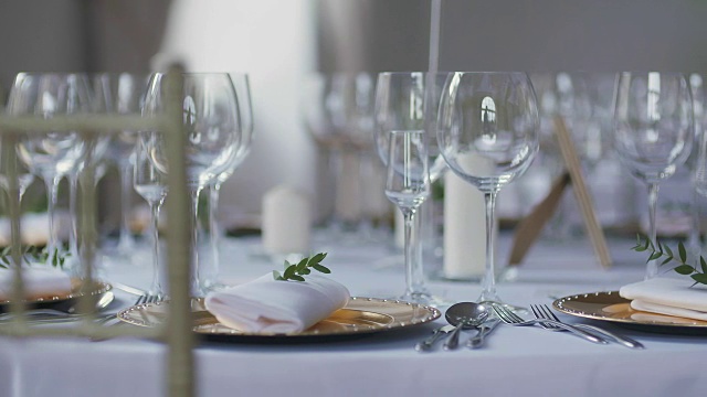 为婚宴装饰的桌子视频素材