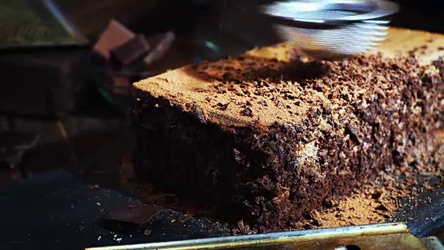 装饰巧克力蛋糕视频素材