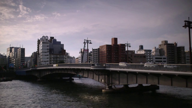 日本东京，日落色的琉璃桥视频素材
