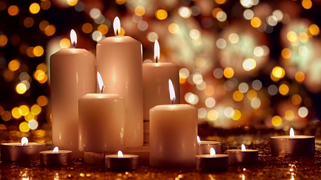 圣诞作文与燃烧的白色蜡烛视频下载