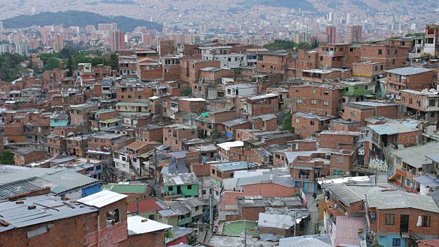 Comuna 13社区在麦德林与城市中心的背景视频素材