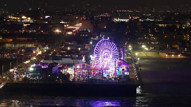 圣塔莫尼卡码头夜间天线视频素材