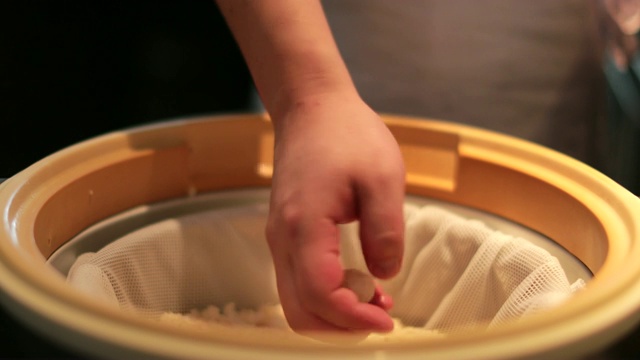 手工制作传统寿司视频素材
