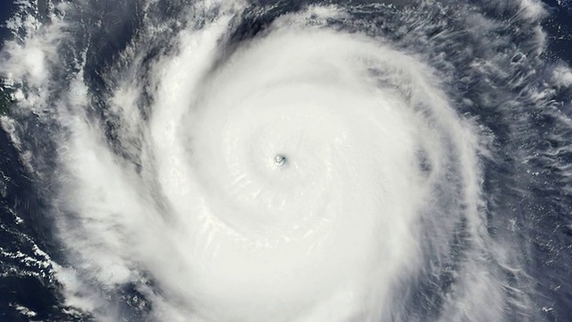 飓风眼卫星图(高清)视频素材
