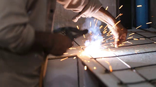 手工钎焊钢丝用焊丝焊接视频下载
