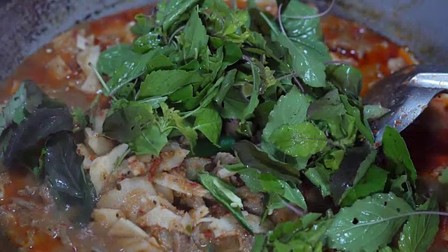 烹饪肯索姆·赫诺迈多恩 ， 泰国菜视频素材
