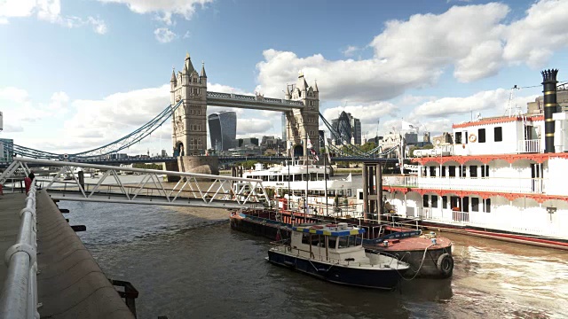 伦敦塔桥和城市天际线视频下载