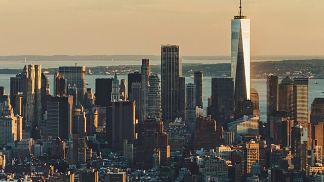 T/L HA TU鸟瞰图曼哈顿市中心在日落，纽约市视频素材