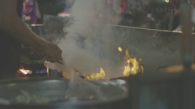曼谷街头小吃，4k慢镜头视频素材