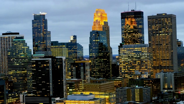 明尼阿波利斯天际线-城市灯光-鸟瞰图视频素材