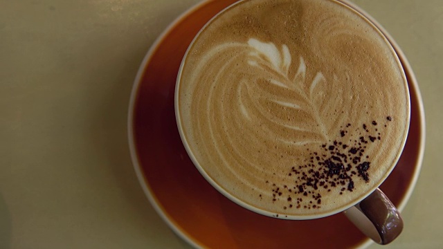 杯中的热咖啡视频素材