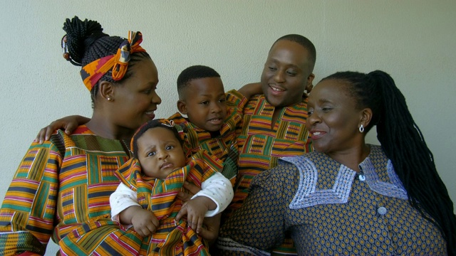 多代非洲家庭肖像视频素材