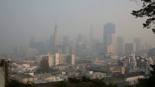 旧金山市中心加利福尼亚野火和烟雾视频下载