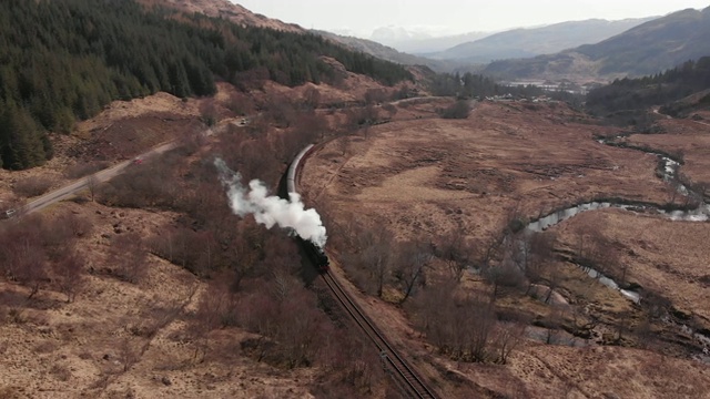 无人机拍摄的蒸汽火车视频素材