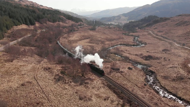 无人机拍摄的蒸汽火车视频素材