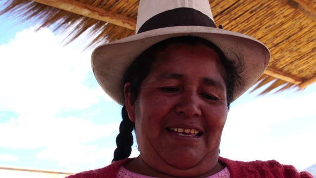 传统钦切罗妇女编织，秘鲁视频素材