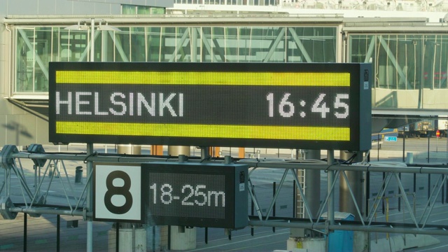 瑞典斯德哥尔摩的终点站上有赫尔辛基的标志视频下载