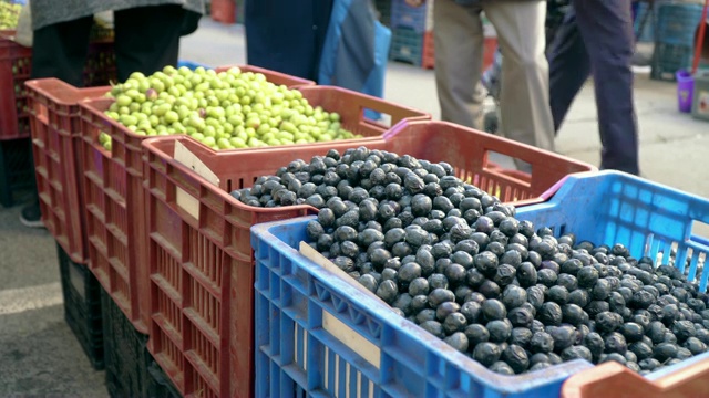 农贸市场上的橄榄视频素材