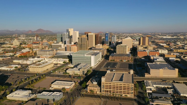 鸟瞰凤凰城亚利桑那州市区城市天际线视频素材