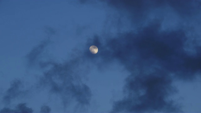 4K:月亮和云视频素材