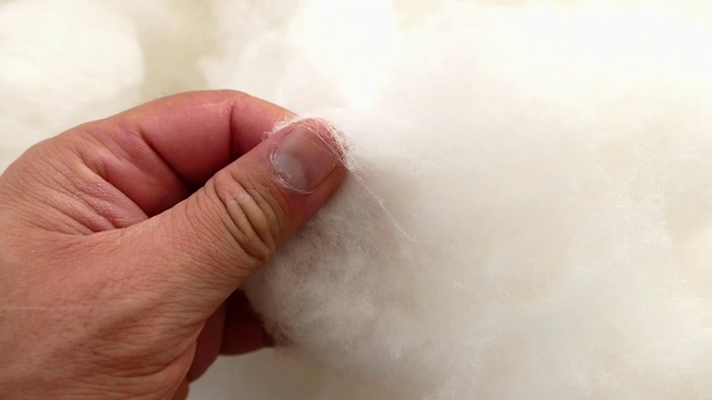 棉被和枕头用人造纤维，视频下载