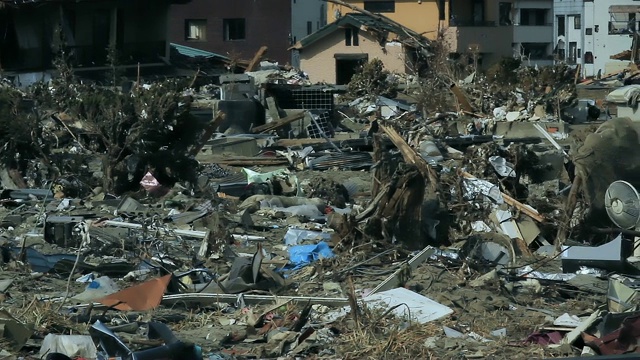 海啸后的城市:2011年4月30日日本福岛视频下载