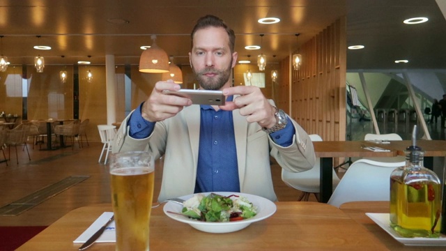 人为Instagram的食物制作图片-股票视频视频素材