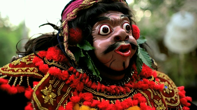 巴厘人亚洲魔术小丑面具人物文化表演视频下载