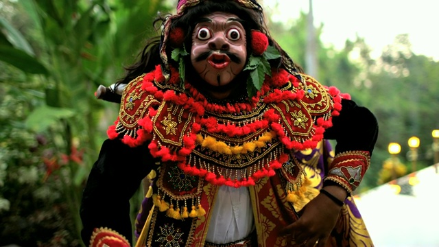 巴厘人亚洲魔术小丑面具人物古代表演视频下载
