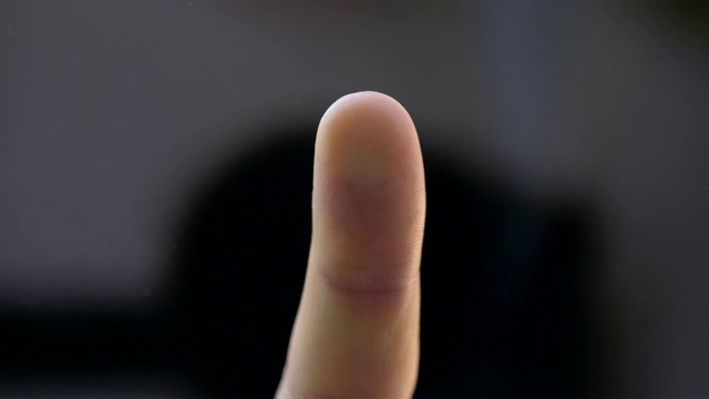 手指触摸透明屏幕或玻璃视频下载