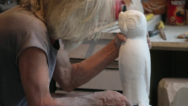 雕塑家创作雕塑视频素材