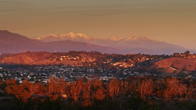 山鲍尔迪从洛杉矶日落-鸟瞰图视频下载