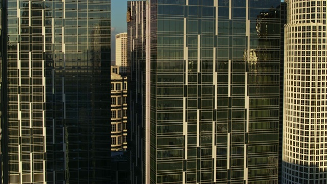 摩天大楼中部在洛杉矶-空中视频素材
