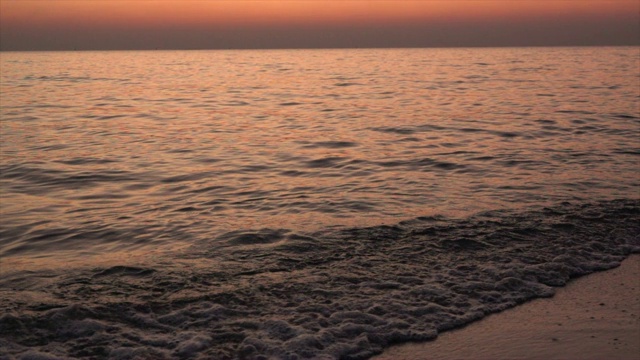 沙上海浪慢镜头视频素材
